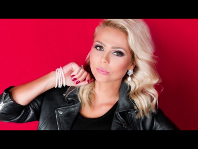 Постер Ксения Новикова - Я устала