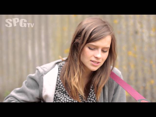 Постер Gabrielle Aplin - Ready To Question