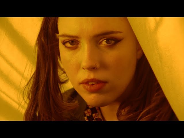 Постер Soccer Mommy - Yellow Is The Color Of Her Eyes