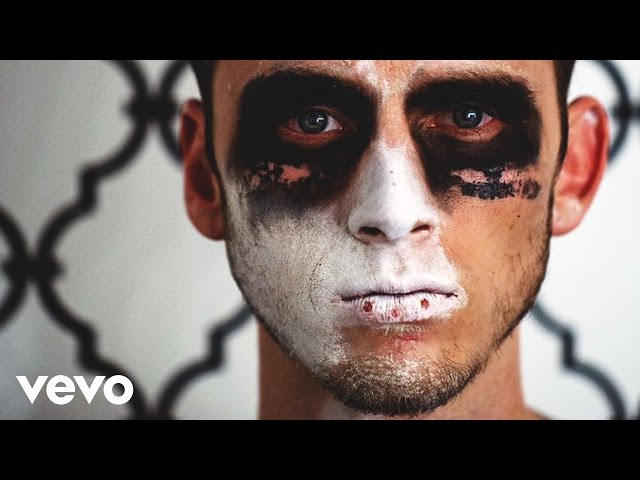 Постер Machine Gun Kelly - At My Best